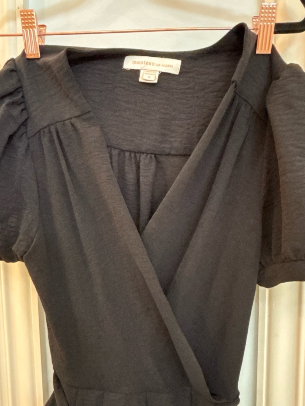 Source Unknown Black Wrap-Style Puff Sleeve Top